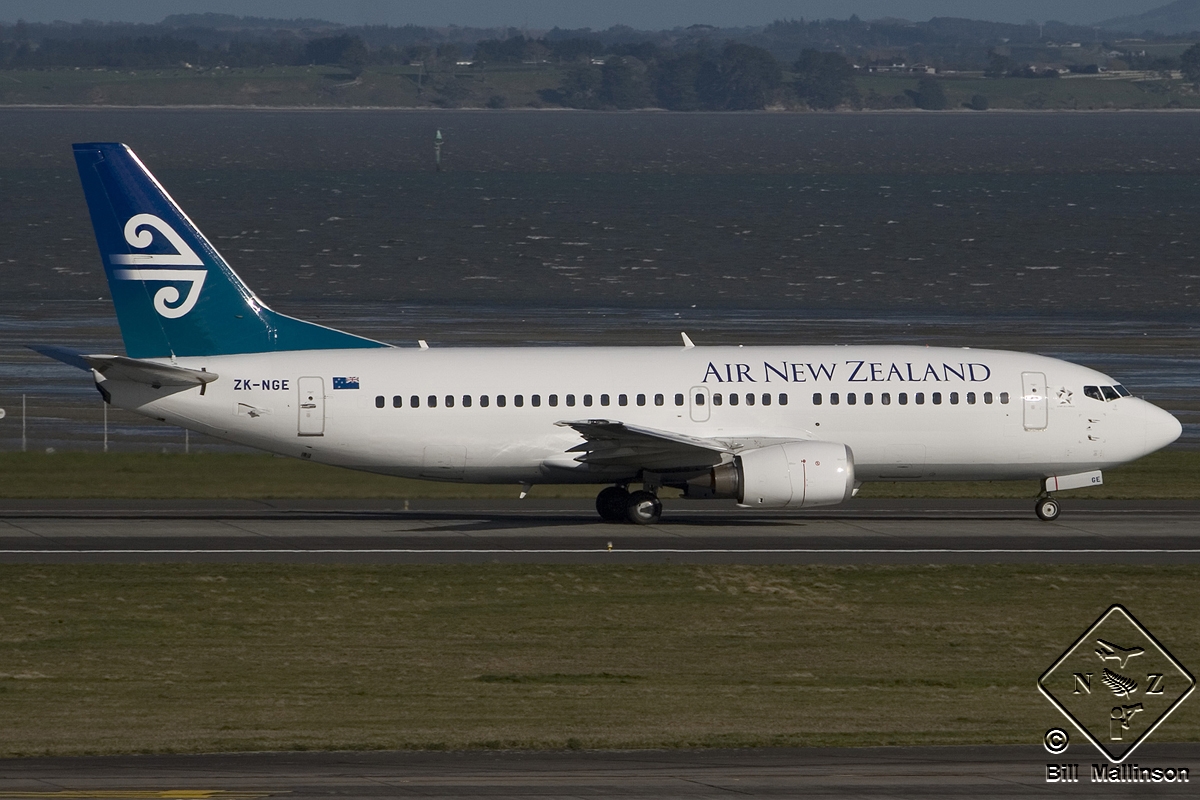 ZK-NGE · Boeing 737-3U3 · (AKL / NZAA)