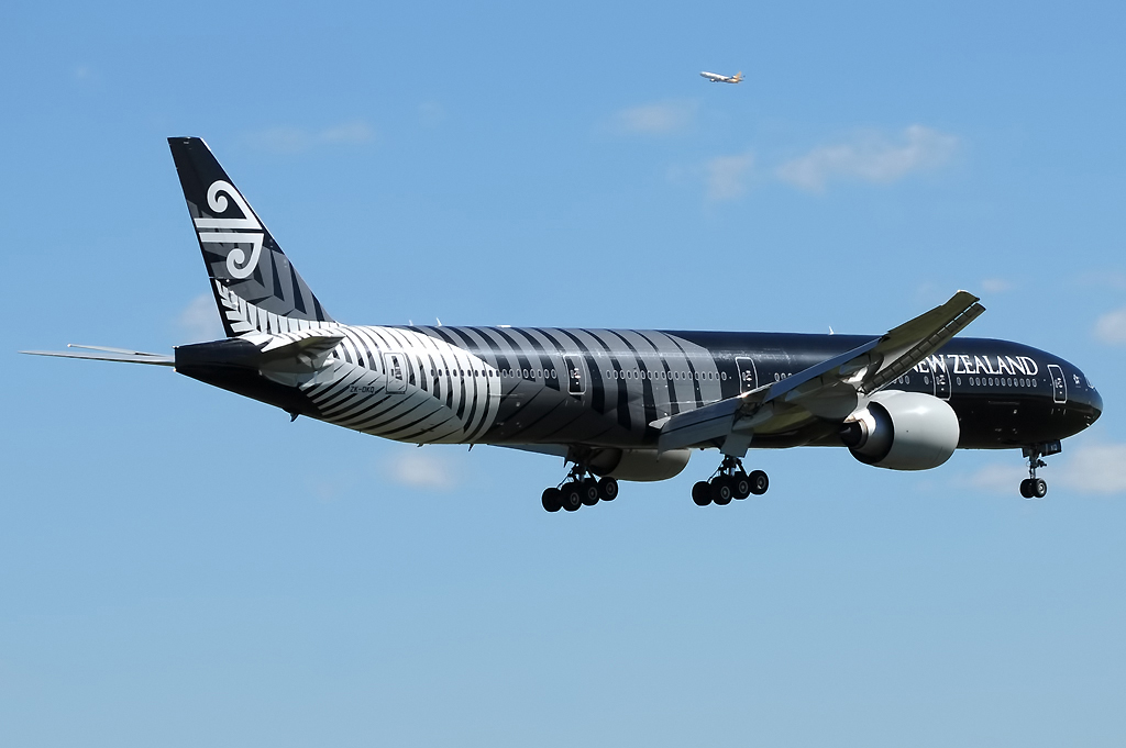 ZK-OKQ (cn 40689) Boeing 777-319ER