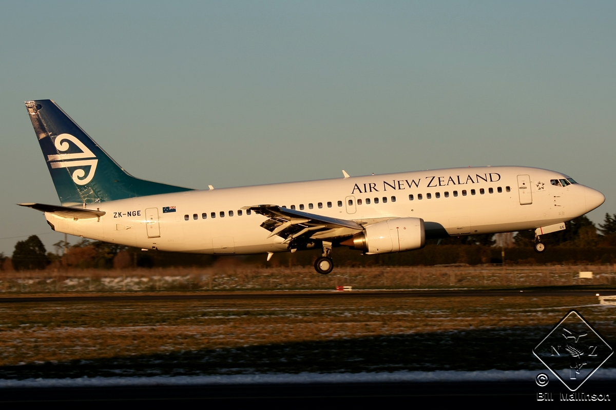 ZK-NGE (cn 28733) Boeing 737-3U3