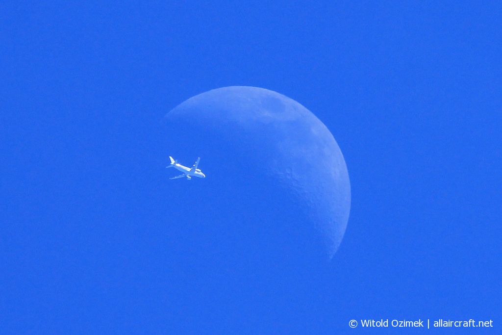 VP-BWI (2163) 2004 Airbus A320-214