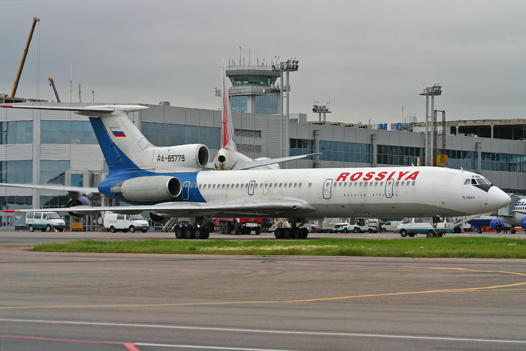 RA-85779 (cn 93A-963) Tupolev Tu-154M