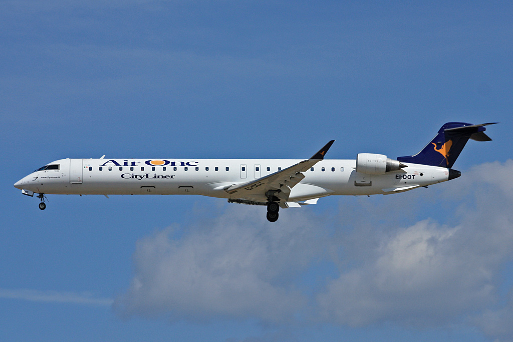 EI-DOT (cn 15066) Bombardier CRJ900ER