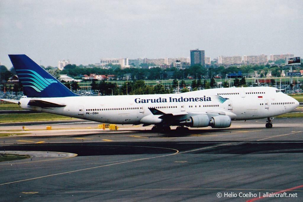 PK-GSH (25705) 1994 Boeing 747-4U3