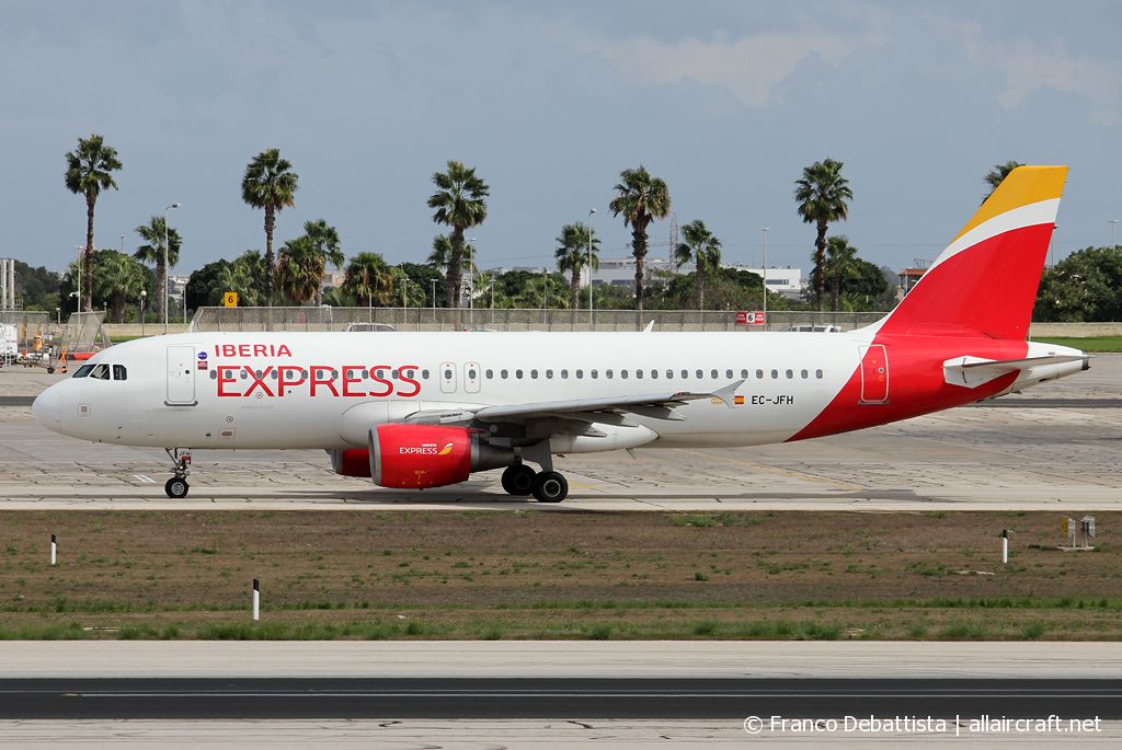 EC-JFH (2104) 2003 Airbus A320-214