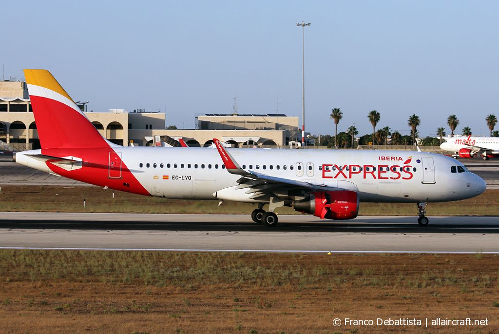 EC-LVQ (5590) 2013 Airbus A320-216(WL)