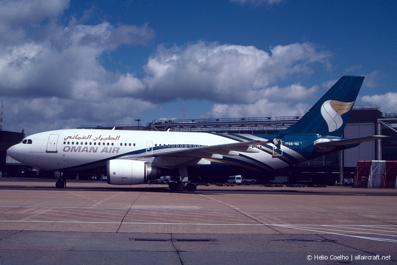CS-TEI (495) 1989 Airbus A310-304