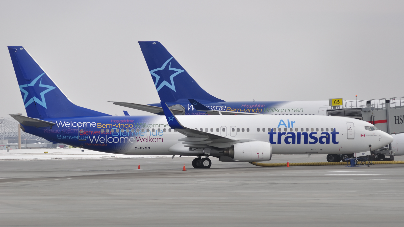 C-FYQN (29933) 2001 Boeing 737-8AS(WL)