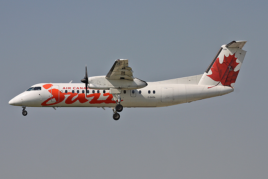 C-GHTA (cn 00198) Dash 8-301