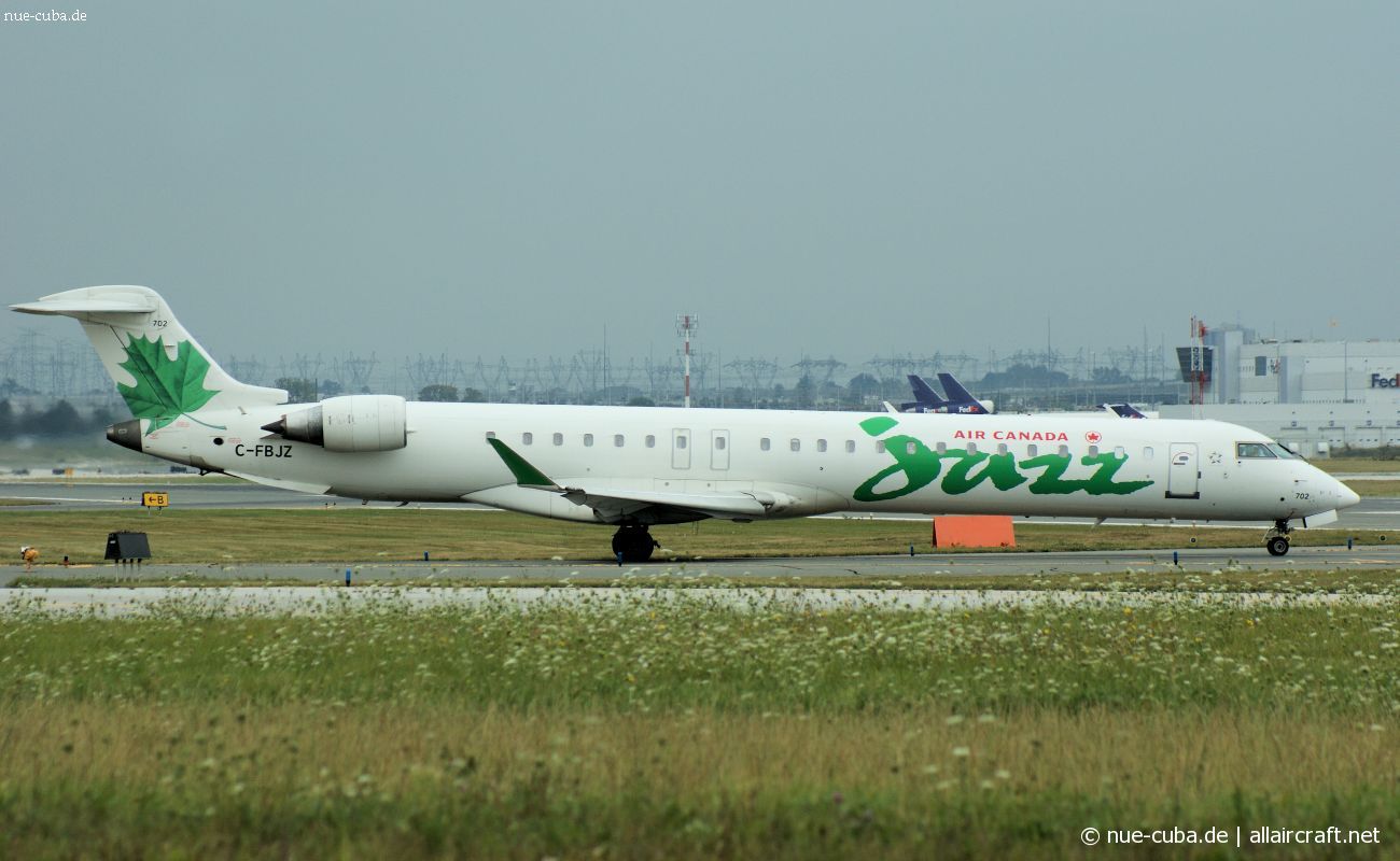 C-FBJZ (cn 15037) Bombardier CRJ705LR