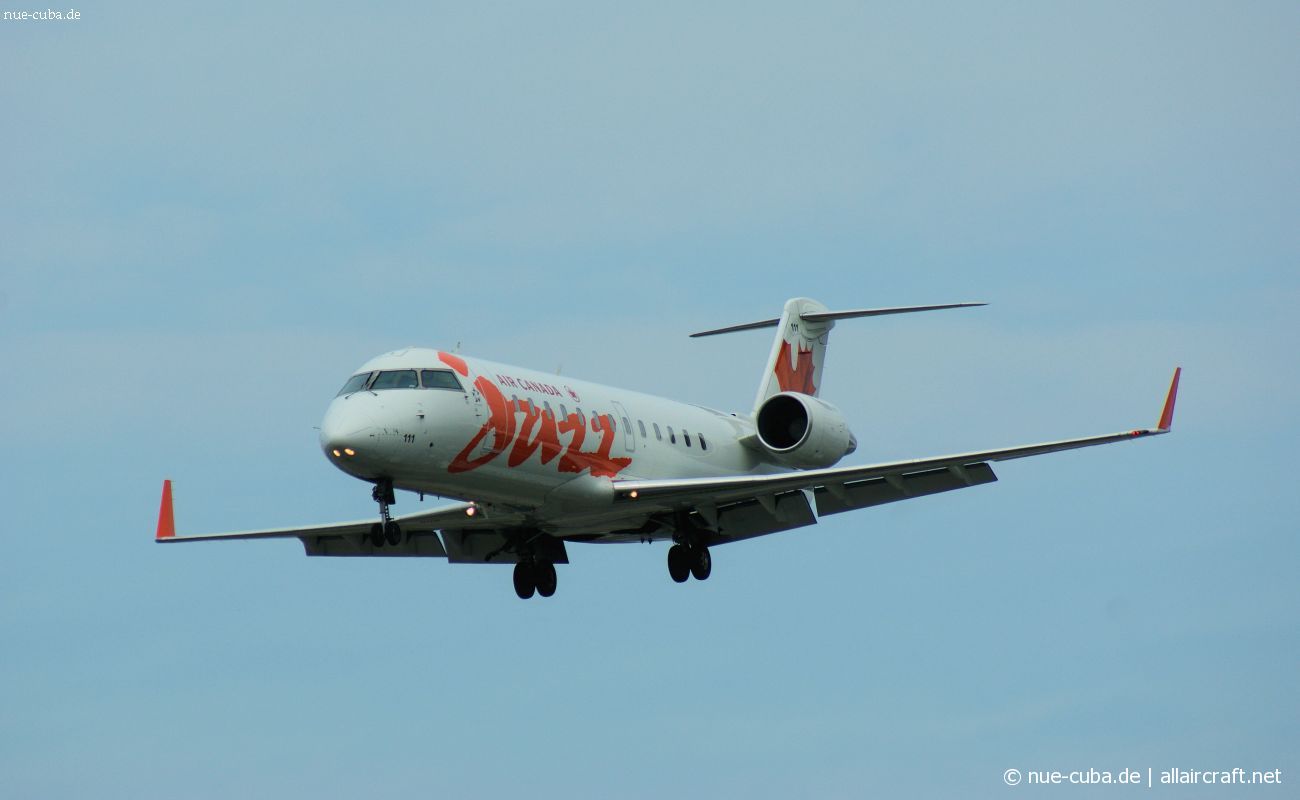 C-GKFR (cn 7330) Bombardier CRJ200LR
