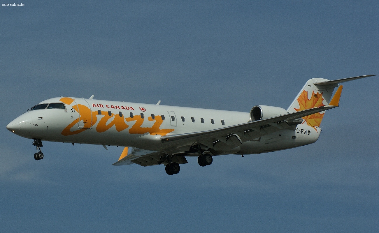 C-FWJF (cn7095) Bombardier CRJ100ER