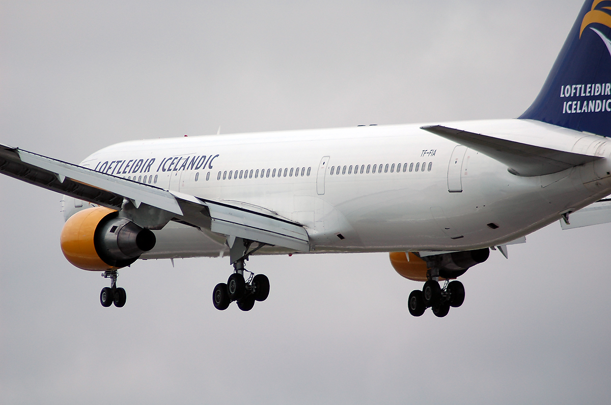 TF-FIA (24953) 1991 Boeing 767-3Y0ER