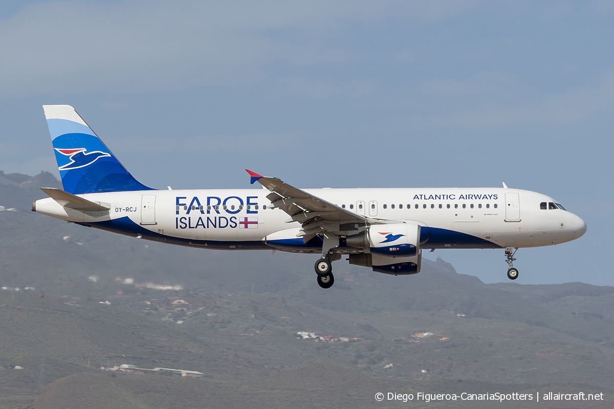 OY-RCJ (7465) 2016 Airbus A320-214