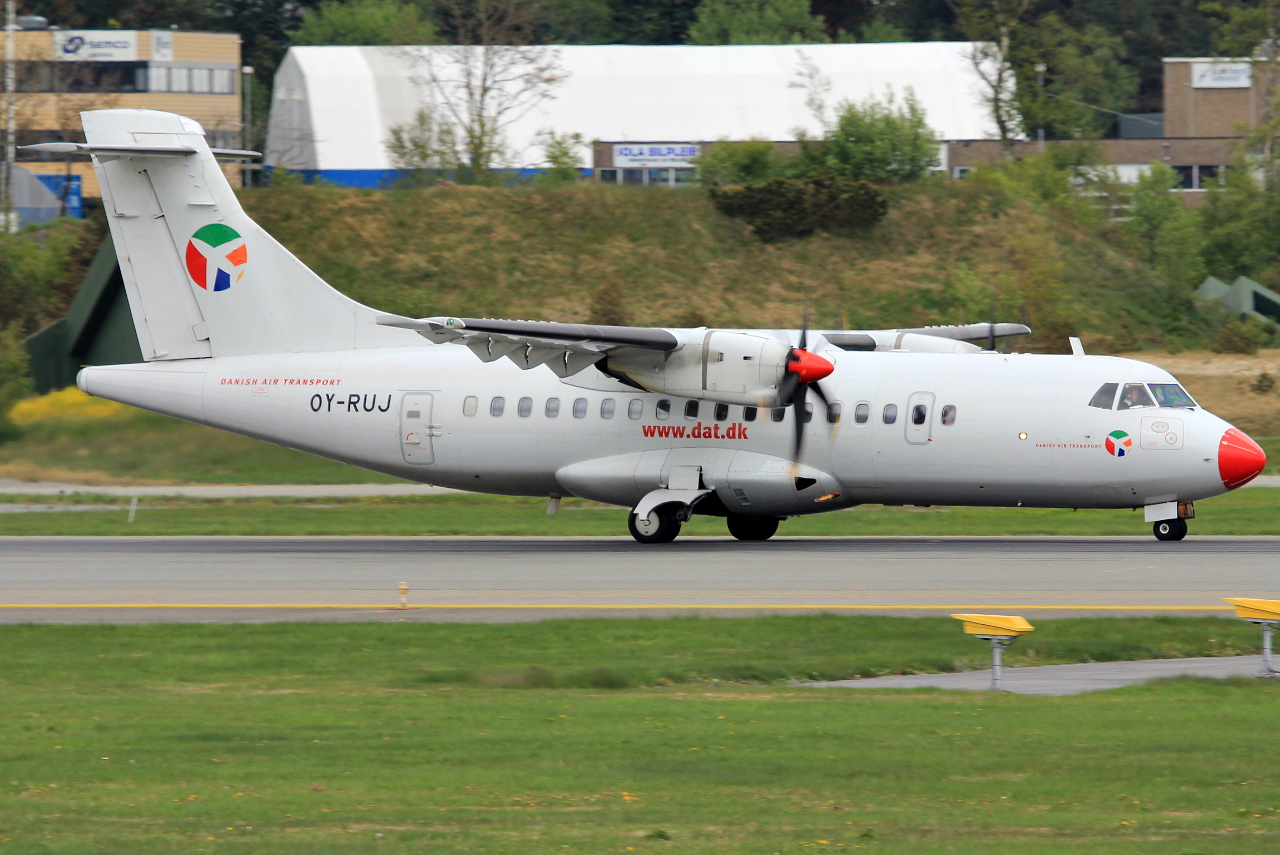 OY-RUJ (497) 1996 ATR-42-500