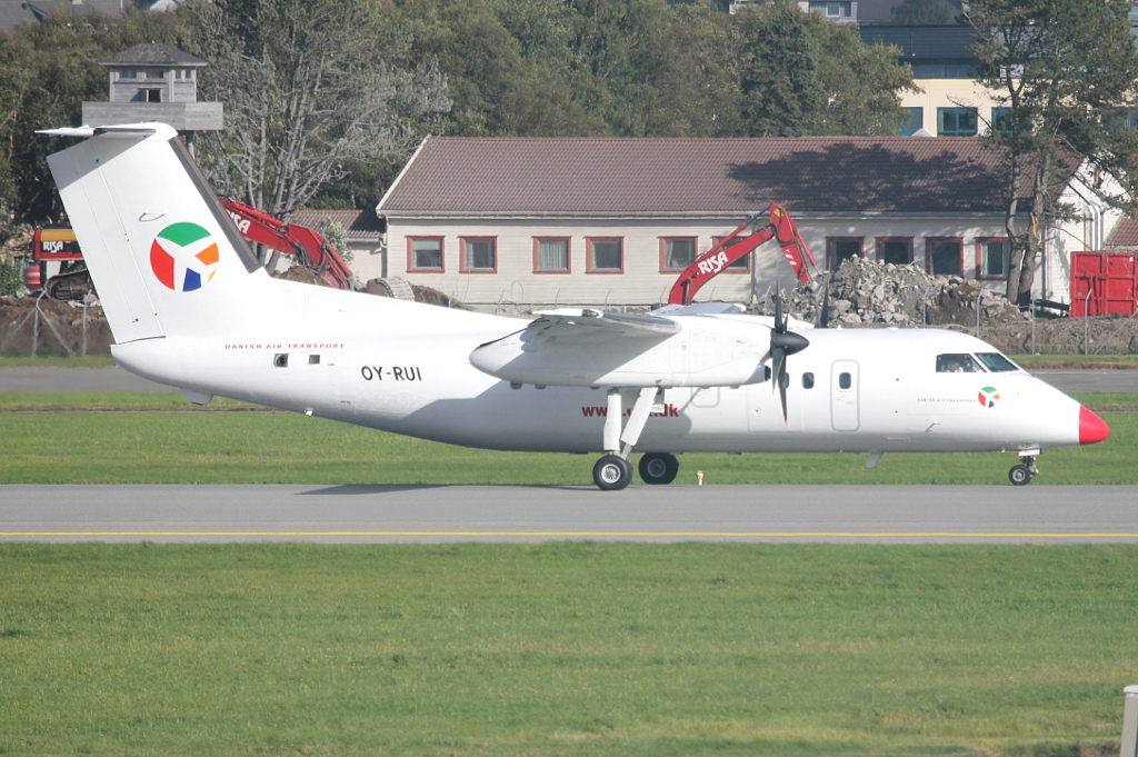 OY-RUI (335) 1992 DeHavilland Canada DHC-8-106 Dash 8
