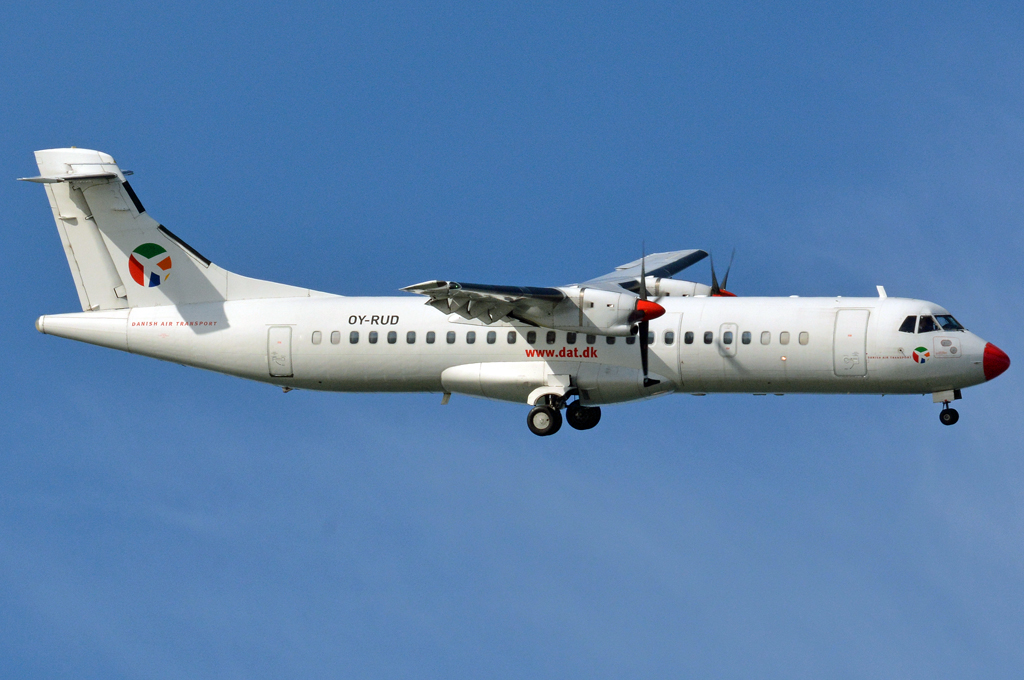 OY-RUD (162) 1990 ATR-72-201