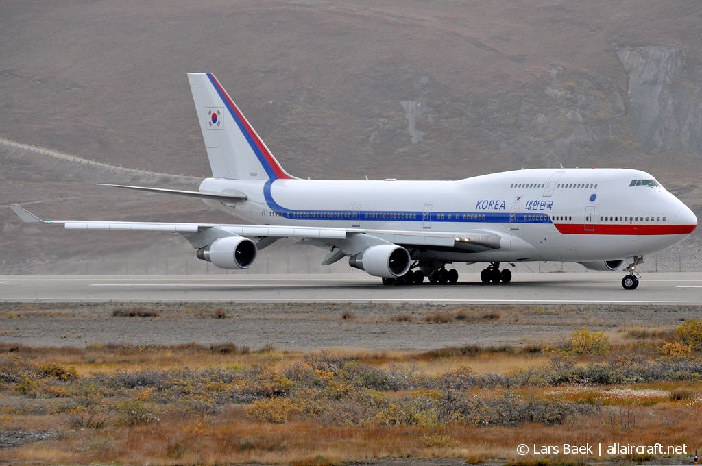 10001 · Boeing 747-4B5 · (SFJ / BGSF)