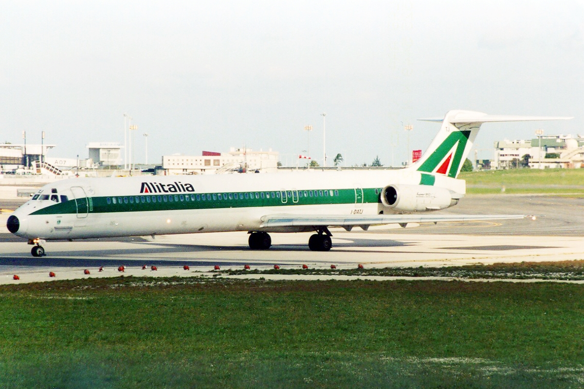 I-DATJ (53227) 1994 McDonnell Douglas MD-82