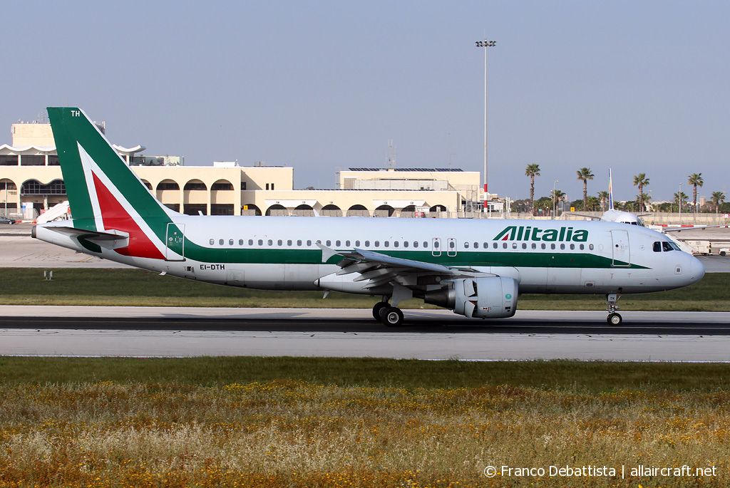EI-DTH (3956) 2009 Airbus A320-216