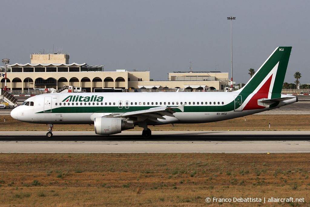 EI-IKU (1217) 2000 Airbus A320-214