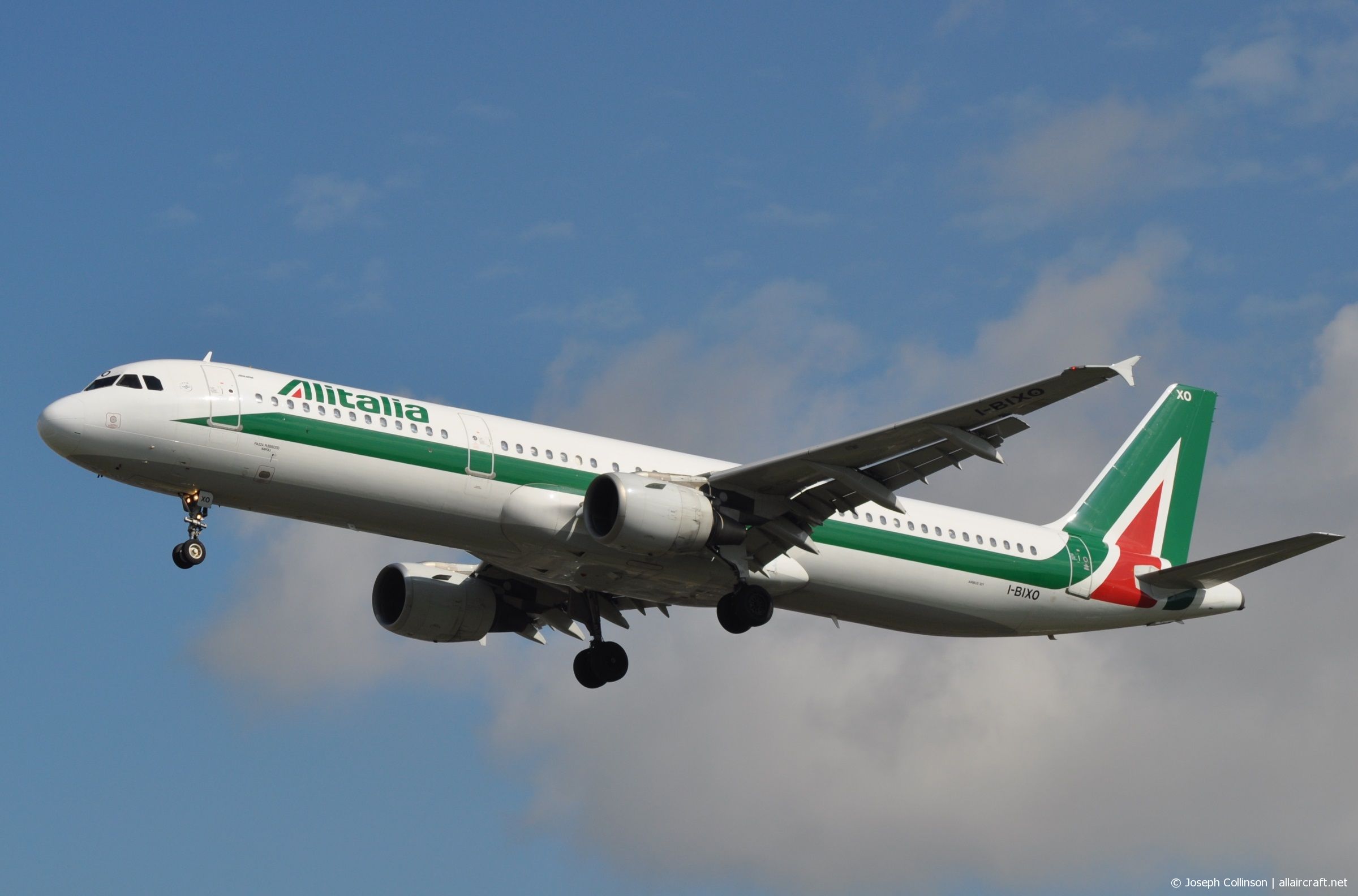I-BIXO (cn 0495) Airbus A321-112