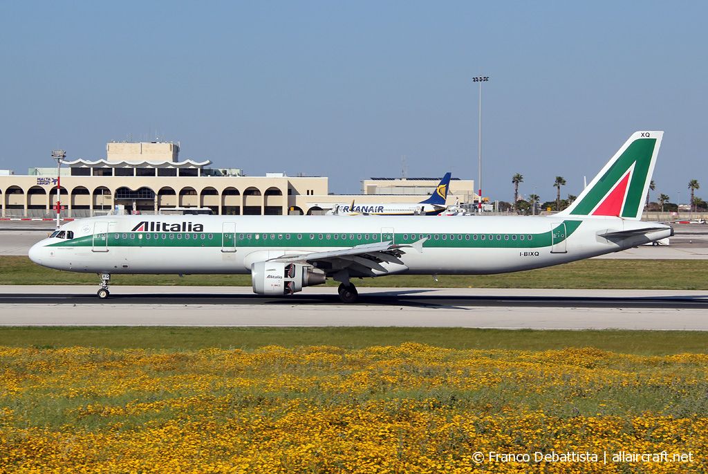 I-BIXQ · Airbus A321-112 · (MLA / LMML)
