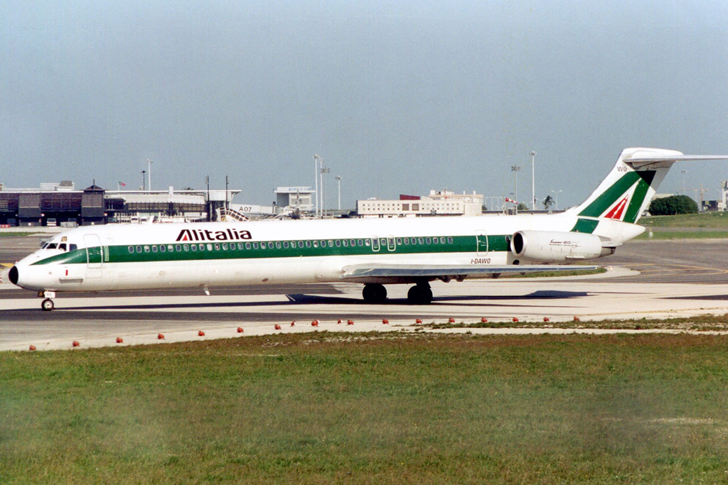 I-DAWO (cn 49195) McDonnell Douglas MD-82