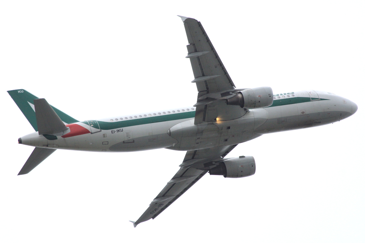 EI-IKU (1217) 2000 Airbus A320-214
