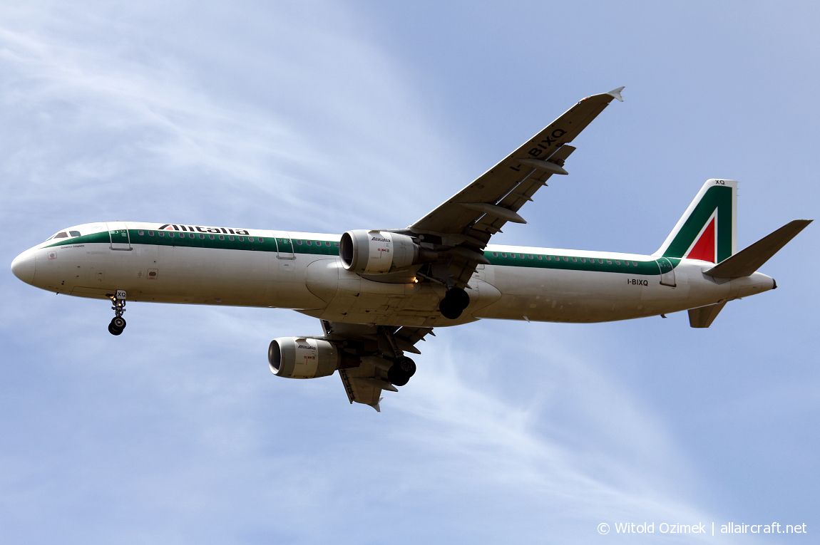 I-BIXQ (586) 1996 Airbus A321-112