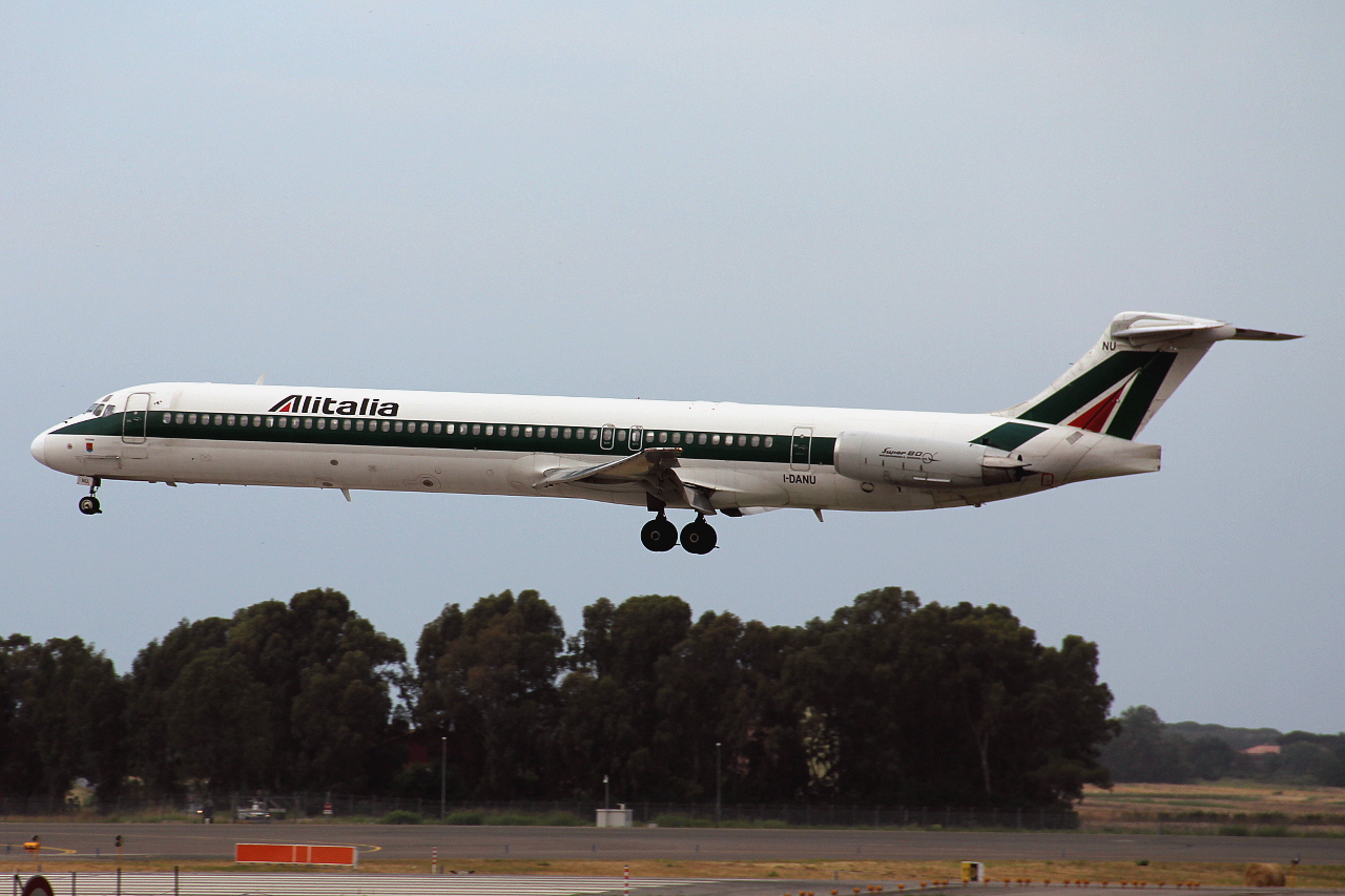 I-DANU (cn 53204) McDonnell Douglas MD-82