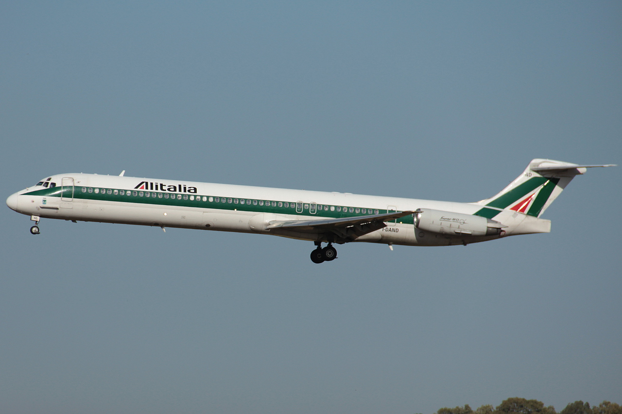 I-DAND (53061) 1992 McDonnell Douglas MD-82