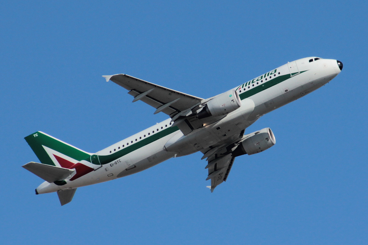 EI-DTC, (cn 3831), Airbus A320-216