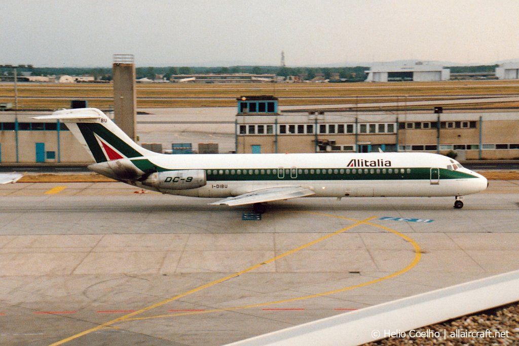 I-DIBU (47047) 1967 McDonnell Douglas DC-9-32