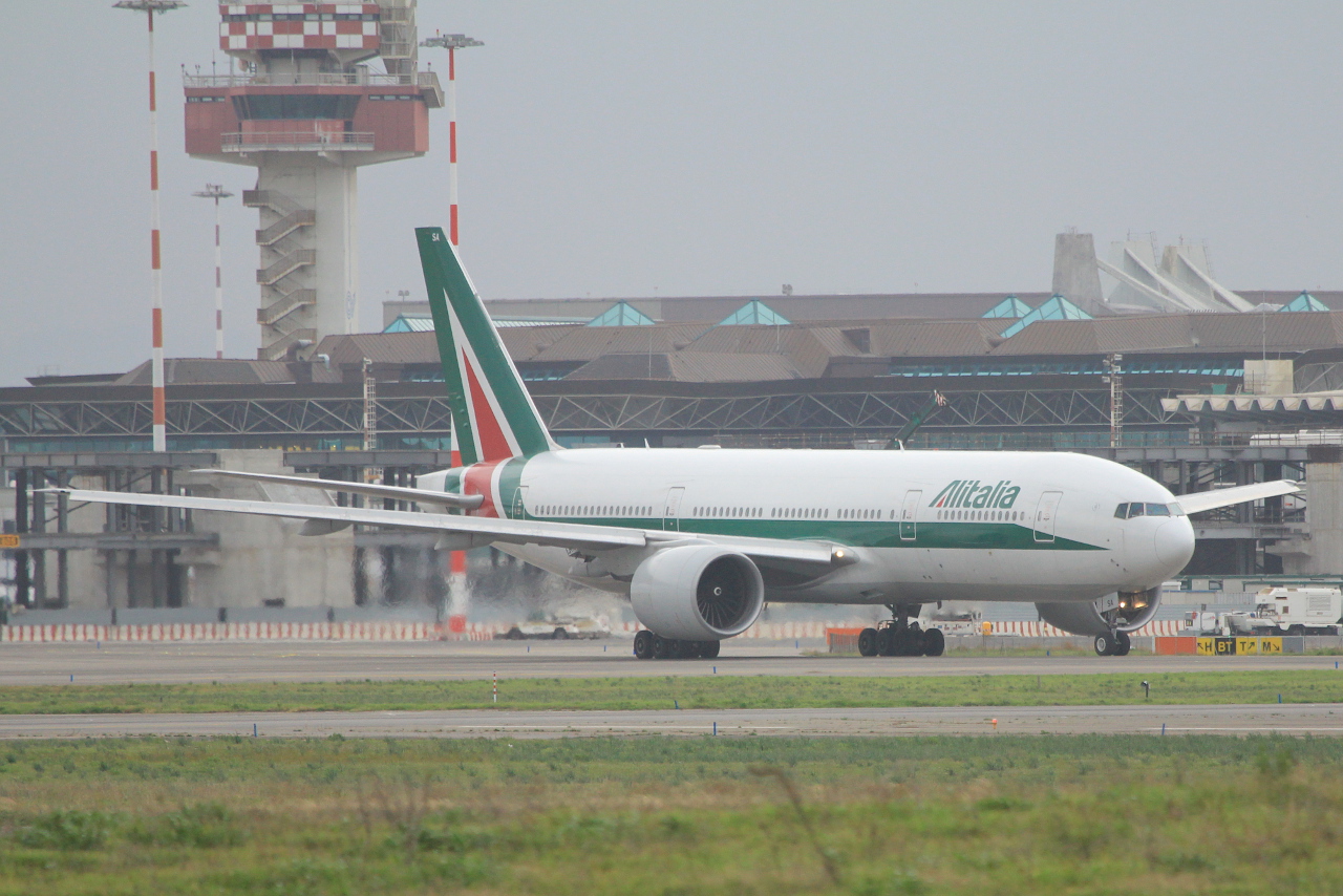 I-DISA, (cn 32855/413), Boeing 777-243/ER