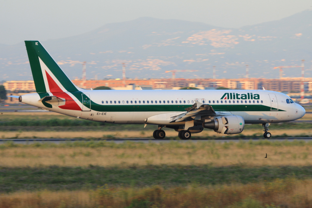 EI-EIE (4536) 2010 Airbus A320-216