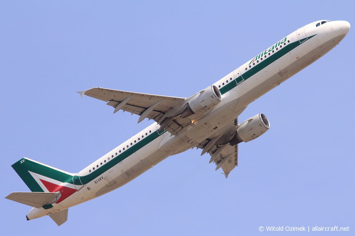 EI-IXV (819) 1998 Airbus A321-112