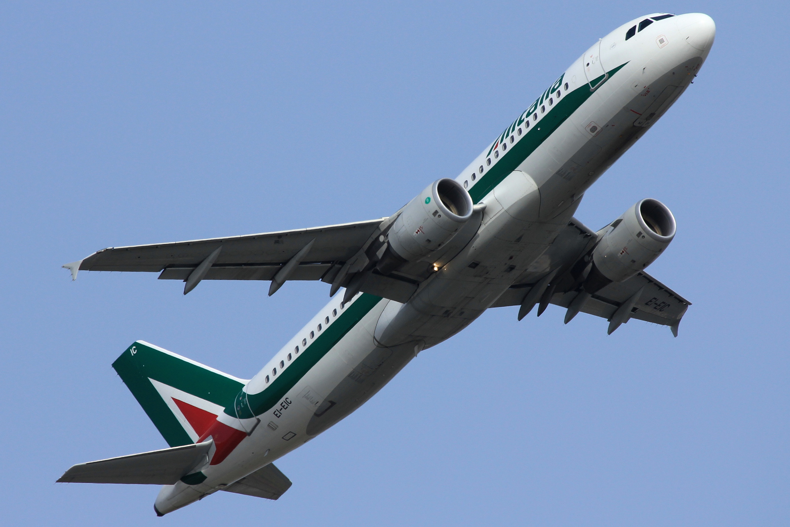 EI-EIC (4520) 2010 Airbus A320-216