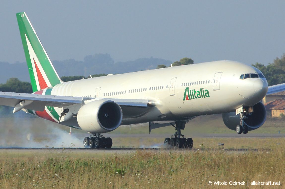 I-DISU (32858) 2002 Boeing 777-243ER