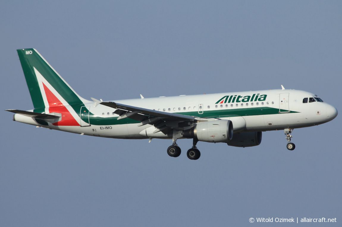 EI-IMO (1770) 2002 Airbus A319-112