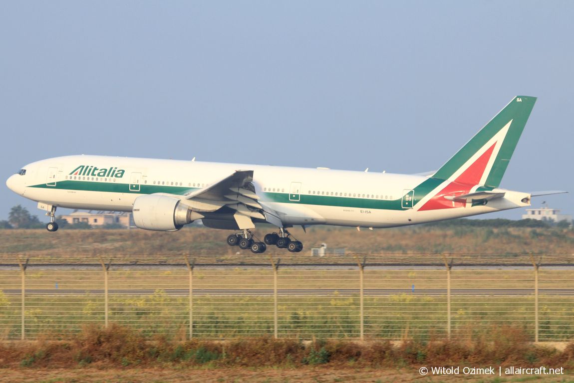 EI-ISA (32855) 2001 Boeing 777-243(ER)