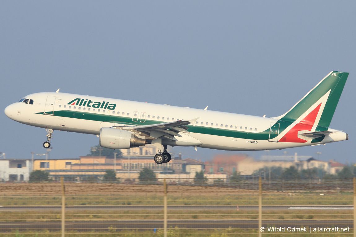 I-BIKD (1457) 2001 Airbus A320-214