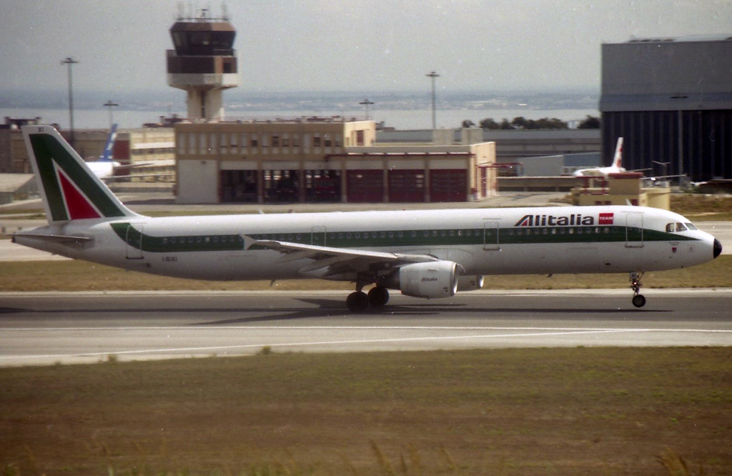 I-BIXI (cn 00494) Airbus A321-112