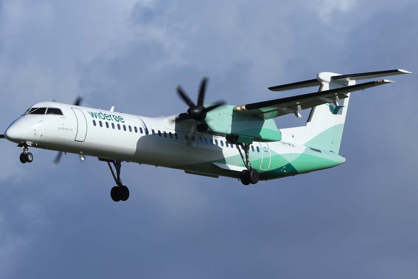 LN-WDK (4337) 2010 Bombardier Dash 8-Q402