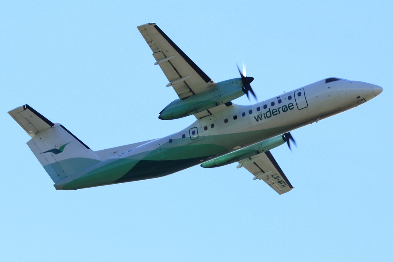 LN-WFH (238) 1990 DeHavilland Canada DHC-8-311 Dash 8