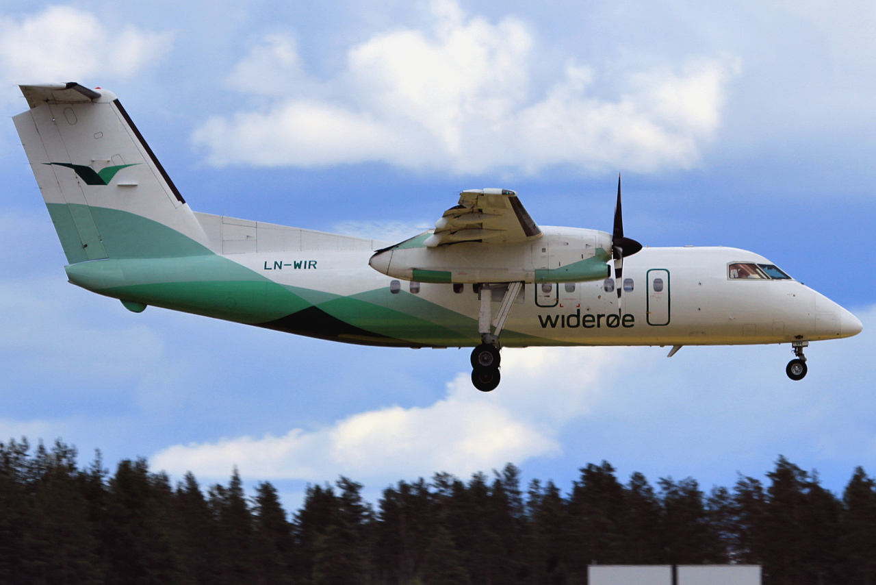 LN-WIR, (cn 273), De Havilland Canada DHC-8-103 Dash 8