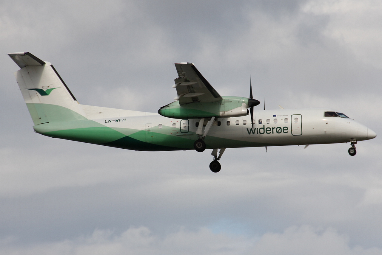 LN-WFH (238) 1990 DeHavilland Canada DHC-8-311 Dash 8