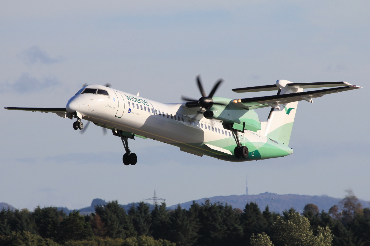 LN-WDJ, (cn 4290), Bombardier Dash 8-Q402