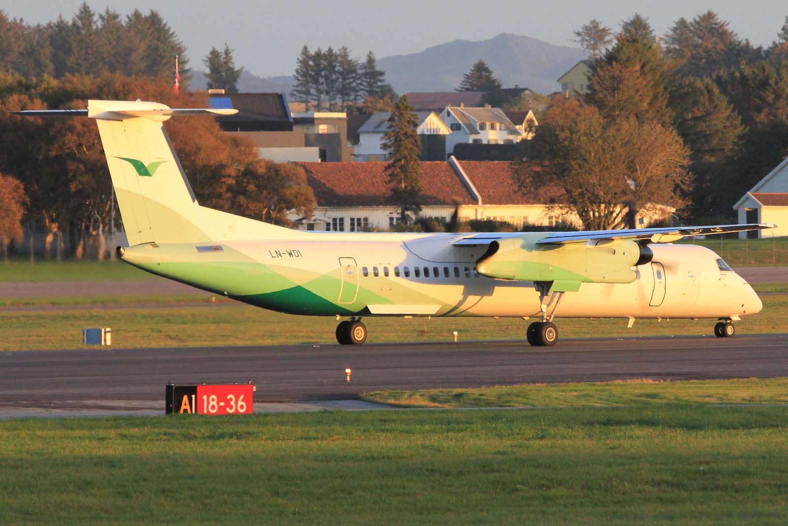 LN-WDI (4286) 2009 Bombardier Dash 8-Q402