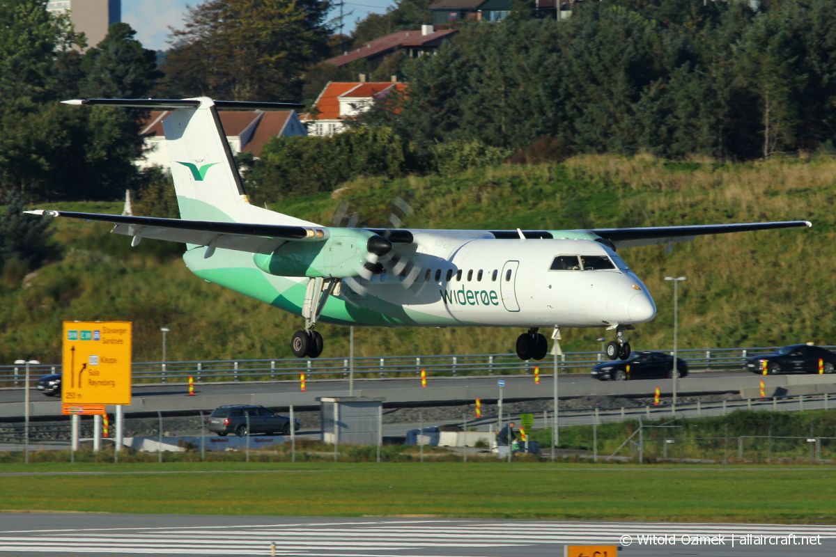 LN-WFH (238) 1990 DeHavilland Canada DHC-8-311 Dash 8