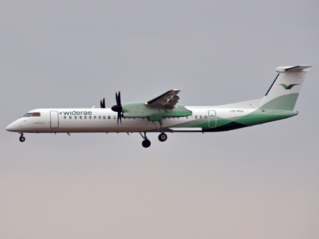 LN-RDZ (4063) 2001 Bombardier Dash 8-Q402